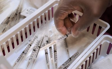 Asnjë rast i mpiksjes së gjakut nuk është gjetur me vaksinat nga Pfizer dhe Moderna, thotë eksperti i CDC-s në SHBA