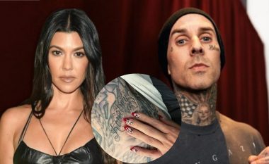 Travis Barker bën tatuazh emrin e të dashurës së tij, Kourtney Kardashian