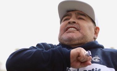 Vdekja e Maradonas mund të shmangej dhe përgjegjësitë do t’u atribuohen mjekëve – thuhet në raportin mjekësor të caktuar nga gjykata
