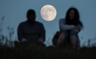 Astrologët shpjegojnë se si hëna mund të ndikojë në gjendjen tuaj shpirtërore