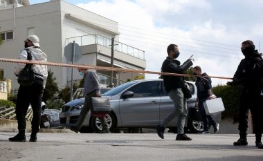 Gazetari grek vritet pranë shtëpisë së tij, 17 gëzhoja plumbash u gjetën në vendin e ngjarjes