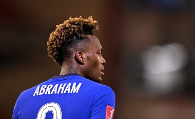 Chelsea e nxjerr në shitje, dy skuadra angleze e duan Abrahamin