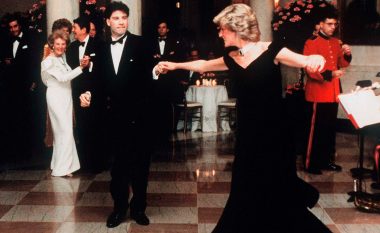 John Travolta kujton momentin kur vallëzoi me Princeshën Diana: Unë kisha privilegjin dhe nderin më të madh ta bëja këtë