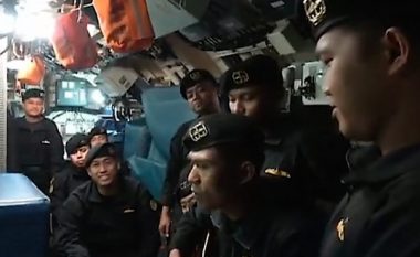 Nëndetësja e fundosur e Indonezisë: Marina publikon videon e ekuipazhit duke kënduar këngën e lamtumirës