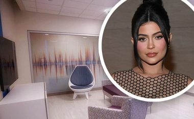 Kylie Jenner dhuron bujarisht 500 mijë dollarë për një nga spitalet që trajton fëmijët e sëmurë me kancer