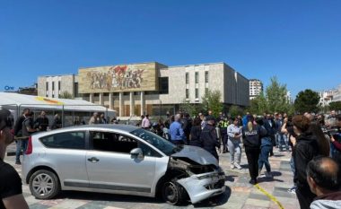 Vetura me shpejtësi futet në sheshin ‘Skënderbej’, shoferi ishte nën efektin e narkotikëve