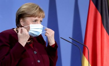 Merkel: Gjermania do të blejë vaksinat ruse nëse merr miratimin e EMA-s