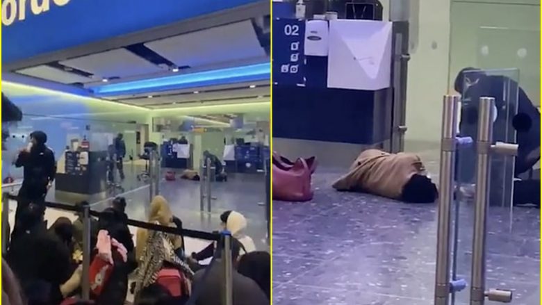 Pasagjeres në aeroportin e Londrës i bie të fikët, “pas pritjes në radhë shtatë orë” të shkaktuar nga kontrollet për Covid-19