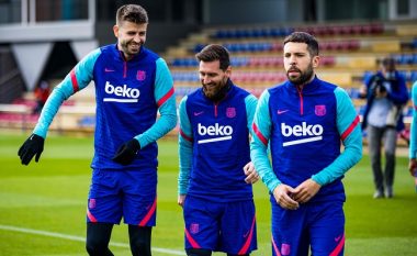 “Ai duket më i lumtur” – Pique pret rinovimin e kontratës së Messit me Barcelonën  