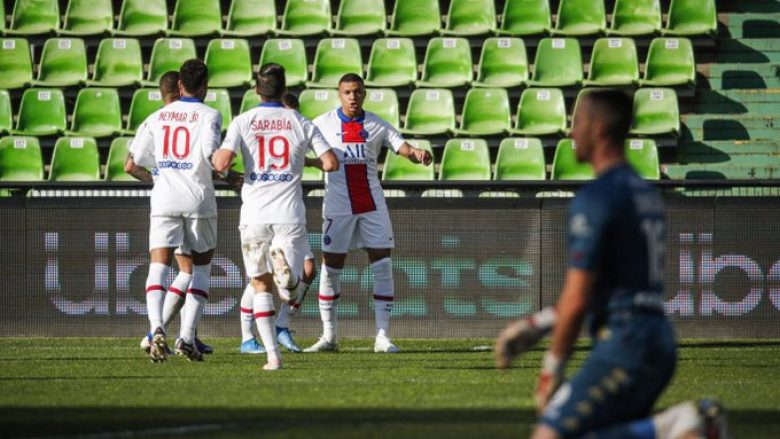 PSG fiton në udhëtim te Metz dhe kalon në pozitën e parë në Ligue 1