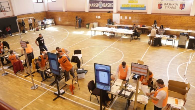 Tiranë, 38% e votave të numëruara – PS merr 18 deputetë, PD-15, LSI-2, PSD-1