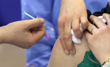 Sot në Pejë fillon vaksinimi i personelit shëndetësor