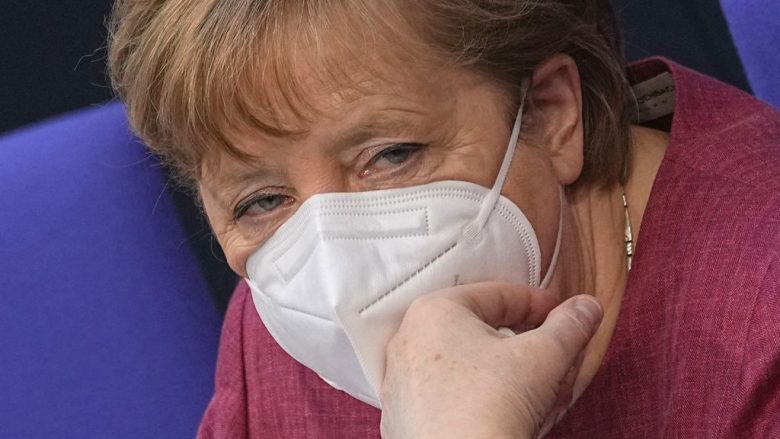 Merkel mbron “shtetrrethimin gjatë natës” si pjesë e strategjisë së coronavirusit