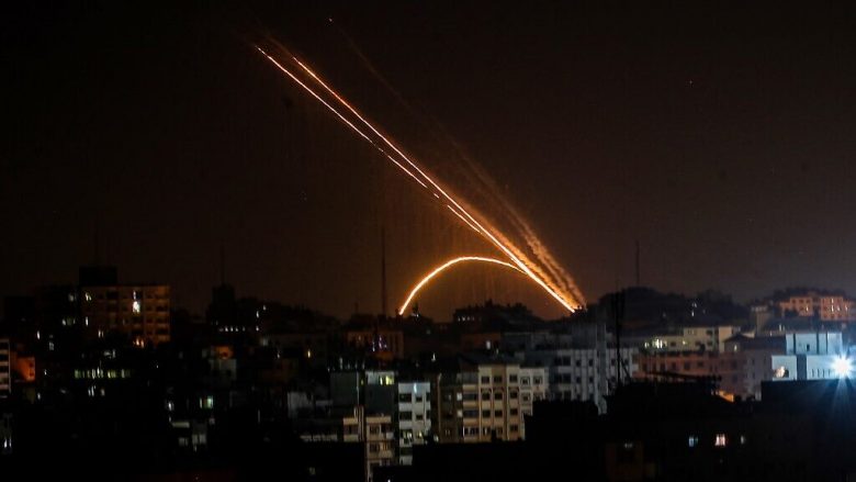 Edhe një palë në konfliktin e Gazës, tre raketa siriane drejt Izraelit