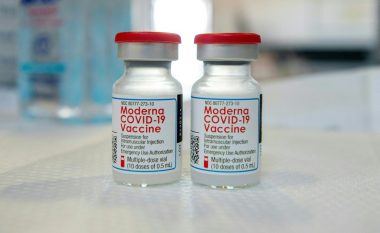 Moderna konfirmon se vaksina e tyre është “shumë e efektshme” tek adoleshentët