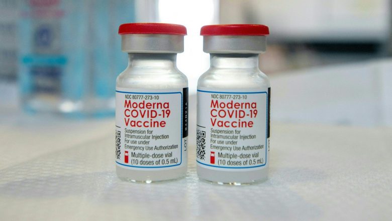 Moderna konfirmon se vaksina e tyre është “shumë e efektshme” tek adoleshentët