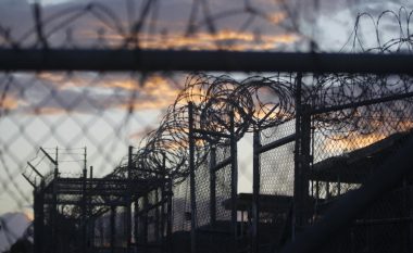 Prej 20 vitesh në burg, amerikanët planifikojnë lirimin e tre të burgosurve nga Guantanamo