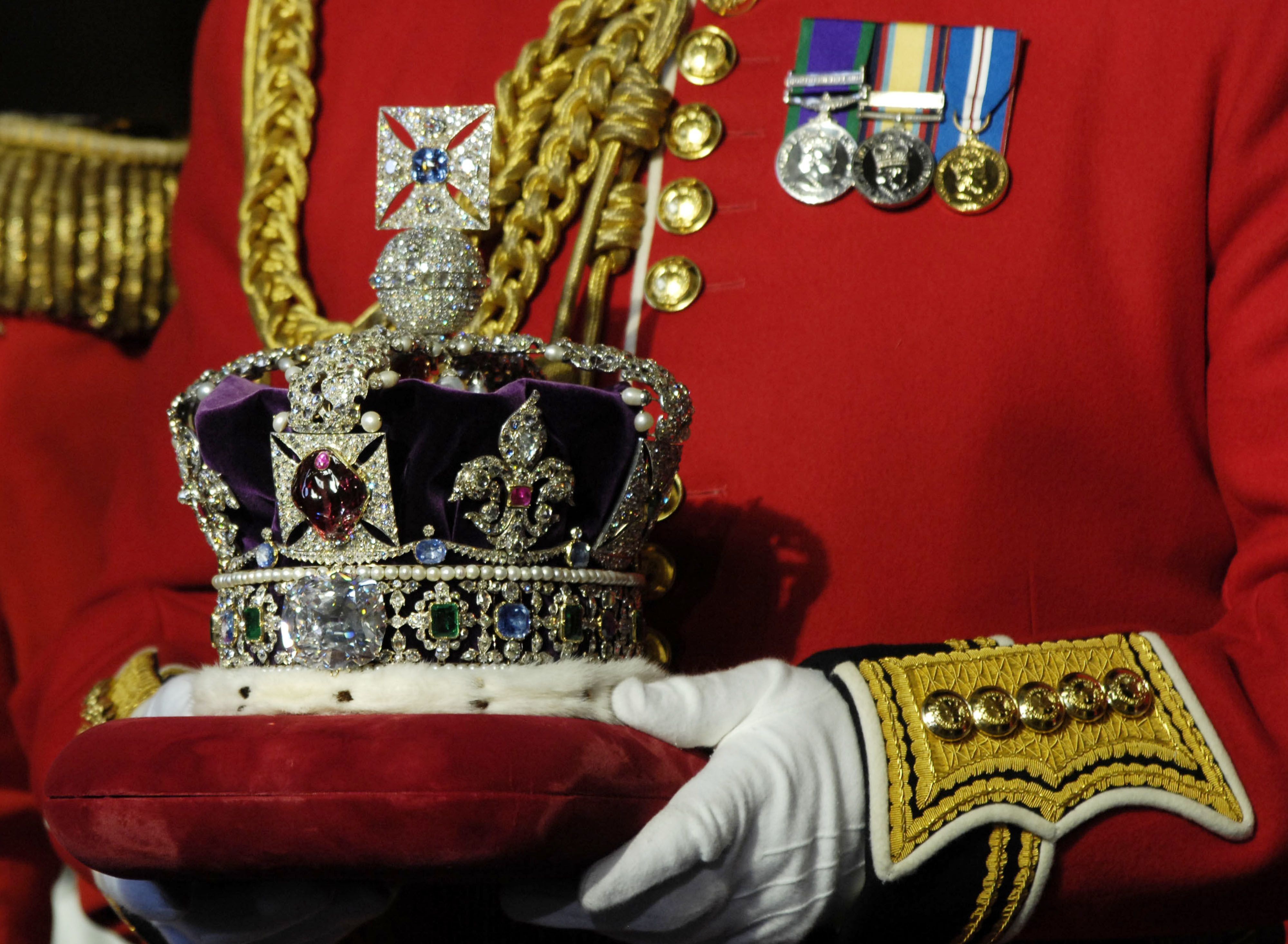 The amazing treasures that the British royal family owns! Telegraph