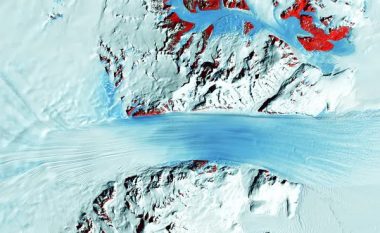 Antarktida drejt shkrirjes katastrofike nëse emetimet e karbonit nuk shkurtohen së shpejti