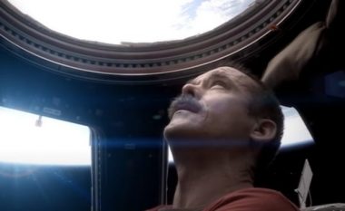 Astronauti ndan pamje mbresëlënëse që tregojnë si duket Toka nga stacioni ndërkombëtar hapësinor