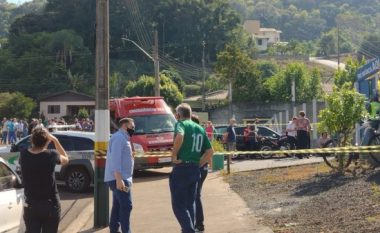 Dramë në Brazil, adoleshenti vret tre fëmijë dhe një mësues