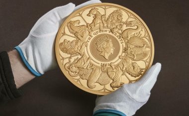 Peshon mbi 10 kilogramë, mund të arrij shumën gjashtëshifrore – prodhohet monedha e artë me fotografinë e mbretëreshës Elizabeth II