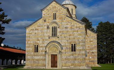 Gërvalla dhe Çeku i shkruajnë letër presidentit të Europa Nostra: Vendimi për Manastirin e Deçanit është i padrejtë, duhet ta vizitoni Kosovën