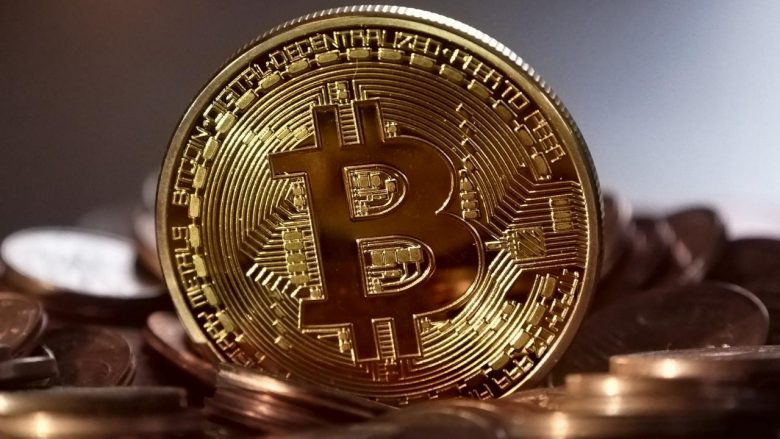 Një udhëzues për “fillestarët e Bitcoin”: Gjithçka që duhet të dini për këtë kriptovalutë dhe si funksionon ajo!