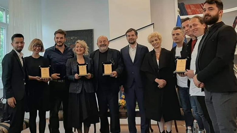 Enver Petrovci nderohet me çmimin për ‘Vepër Jetësore’