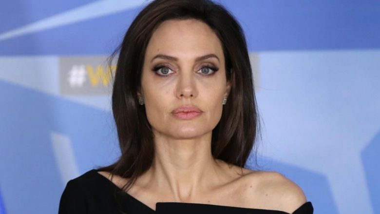 Angelina Jolie flet për jetën si nënë beqare: Kam qenë vetëm për një kohë të gjatë