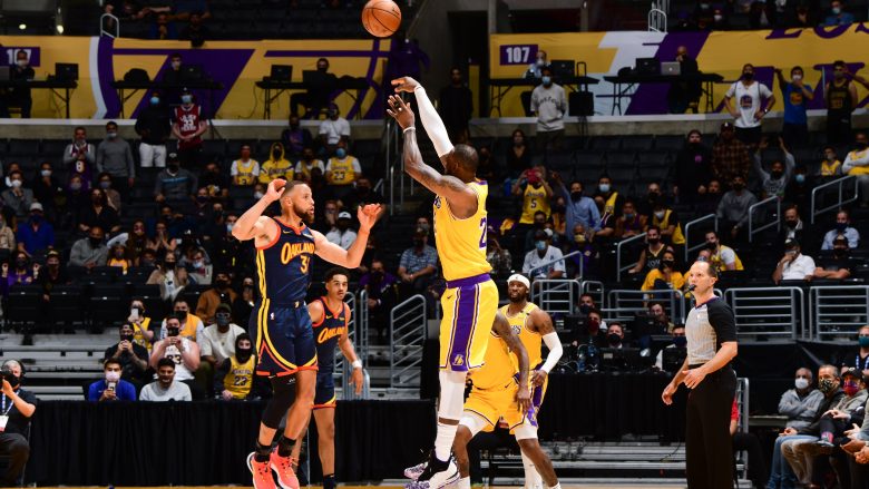 James vendimtar me treshe, Lakers sigurojnë pjesëmarrjen në ‘Play-Off’