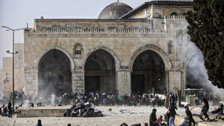 Izraelitët sulmojnë xhaminë Al-Nour