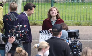 Harry Styles dhe Emma Corrin fotografohen gjatë xhirimeve të filmit “My Policeman”