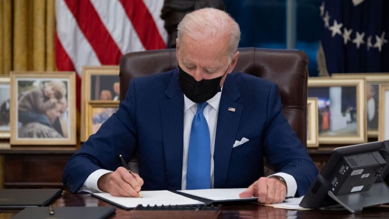 Biden katërfishon kufirin për pranimin e refugjatëve krahasuar me administratën Trump