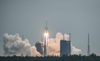 Ku do të ulët raketa kineze: Ekspertët zvogëluan zonën dhe kohën e caktuar që mund të godasë Tokën