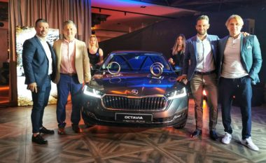 ŠKODA OCTAVIA me fitore të dyfishtë: “Rrota e artë” për makinën më të dëshiruar familjare dhe makinën më të dëshiruar të vitit 2021