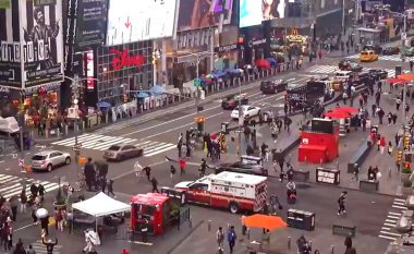 Publikohen pamjet policore të të shtënave me armë në Time Square të New Yorkut