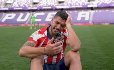 Luis Suarez me lot në sy flet me familjen e tij pasi u shpall kampion i Spanjës me Atletico Madridin