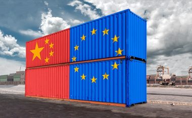 Përgjysmohen investimet kineze në vendet e Bashkimit Evropian