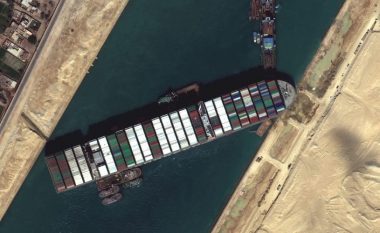 Autoritetet duan ta zgjerojnë Kanalin e Suezit pas ngjarjes me anijen Ever Given