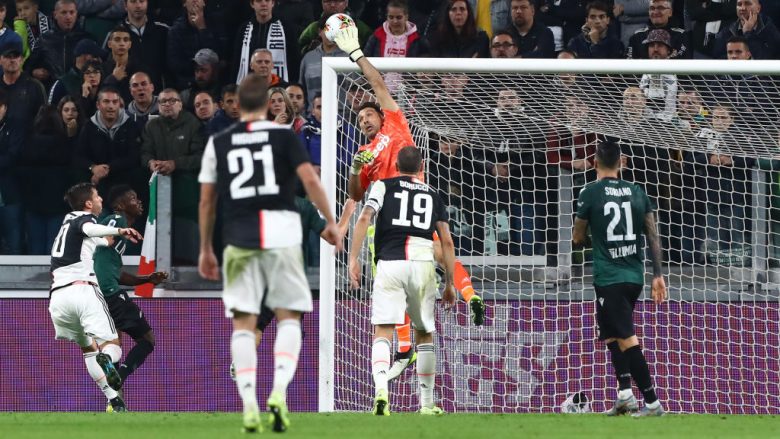 Pasi e konfirmoi largimin nga Juventusi, klubi ia kujton dhjetë pritjet më të bukura Gigi Buffonit