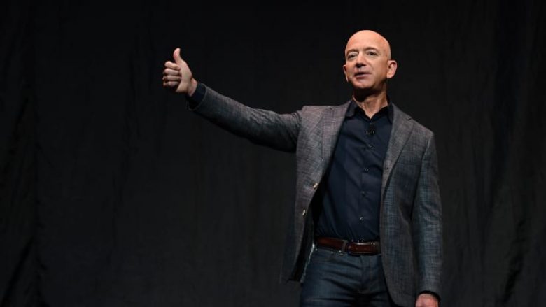 Jeff Bezos do të tërhiqet zyrtarisht më 5 korrik nga pozita e shefit ekzekutiv të Amazon