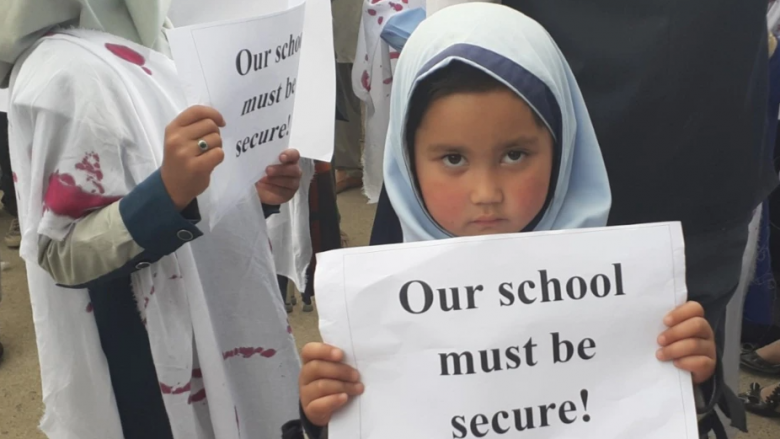 Shkon në 100 numri i viktimave nga sulmi në një shkollë në Kabul