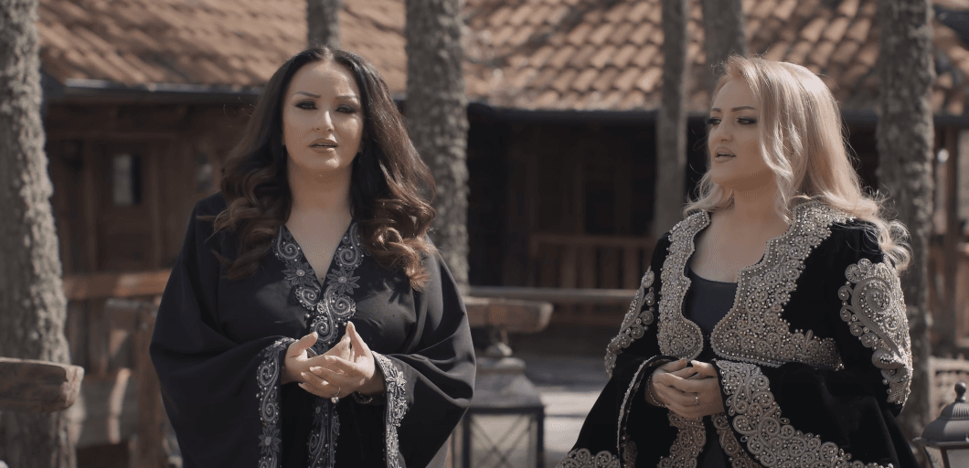 Motrat Mustafa Sjellin K ng n E Re Malli I N n s Telegrafi Telegrafi Motrat Mustafa Sjellin K ng n E Re Malli I N n s Telegrafi Telegrafi