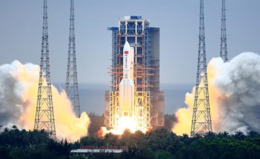 Çfarë dihet për raketën kineze, që pritet të bie sonte në Tokë?
