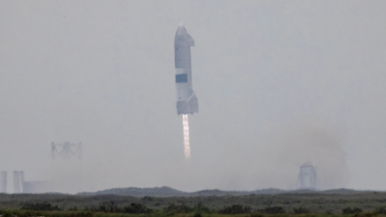 SpaceX ka lëshuar dhe ulur me sukses raketën e saj “Starship Serial Number 15”