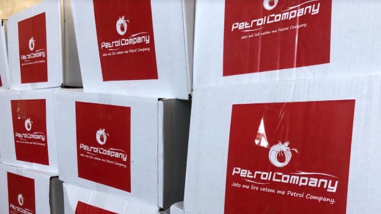 Në natën e Fitër Bajramit, Petrol Company shpërndan 200 pako ushqimore për familjet në nevojë në 10 komuna