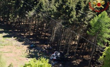 Kabina e teleferikut bie në malin italian, vdesin të paktën tetë persona