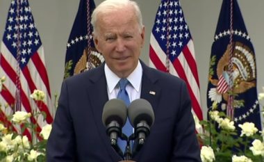 Joe Biden shfaqet pa maskë: Personat e vaksinuar me dy doza janë të lirë prej masave