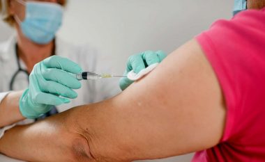 COVID-19: mbipesha mund të ndikojë në efikasitetin e vaksinave